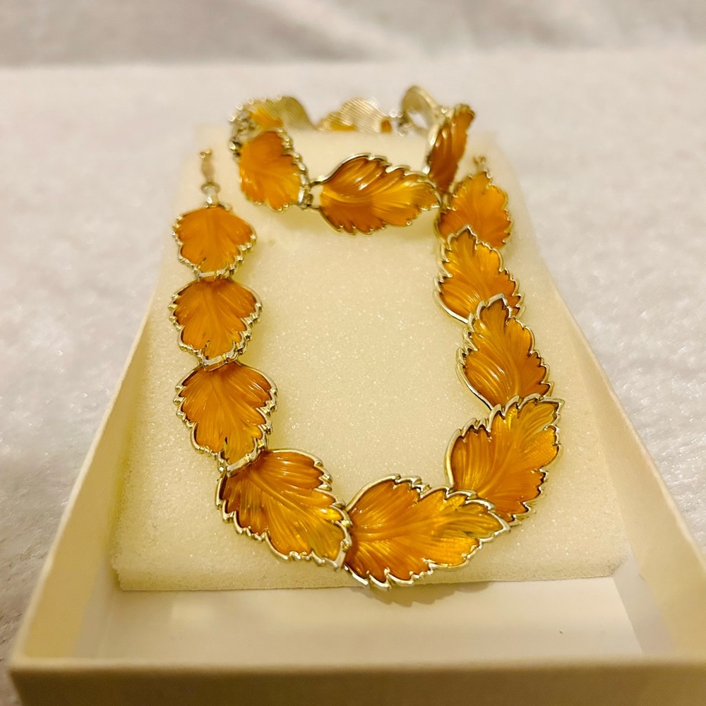 Vintage leaf bracelet and necklace jewelry set